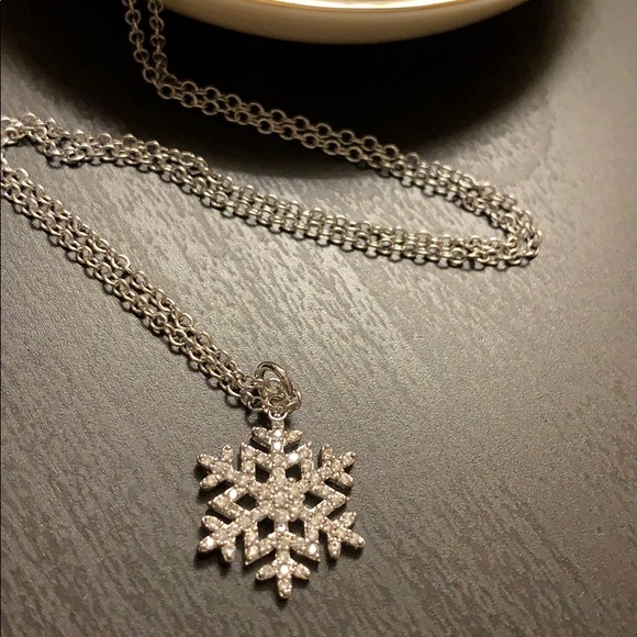 Jewelry - Like New Silver Pave CZ Snowflake Pendant Necklace